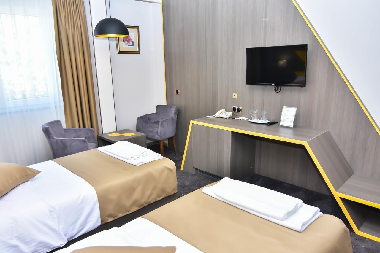 Hotel Kljuc Екстер'єр фото