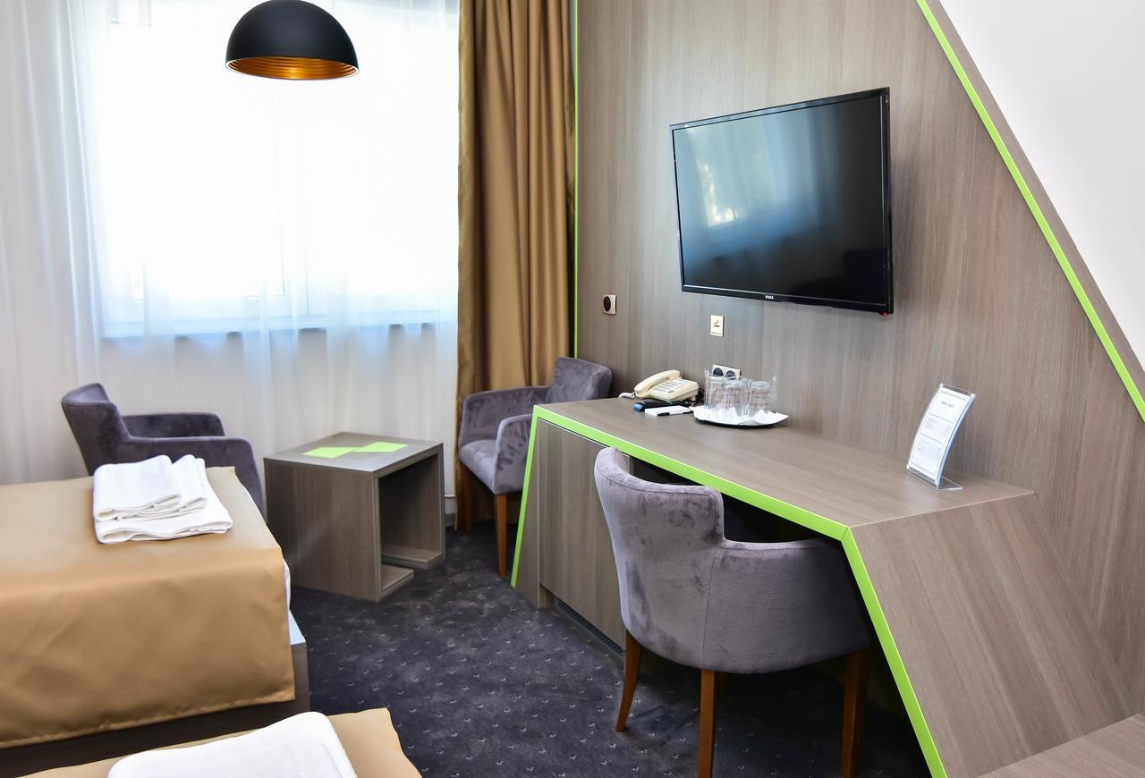 Hotel Kljuc Екстер'єр фото
